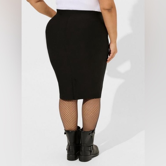 Torrid Black Classic Midi Studio Luxe Ponte Pencil Skirt Pull On Plus Size 1X - Picture 3 of 8